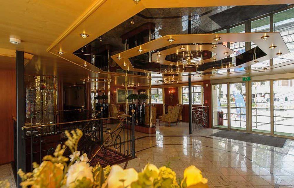 Knm Ms Switzerland I - Dusseldorf Hotel Екстериор снимка