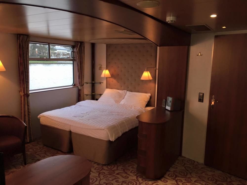 Knm Ms Switzerland I - Dusseldorf Hotel Екстериор снимка