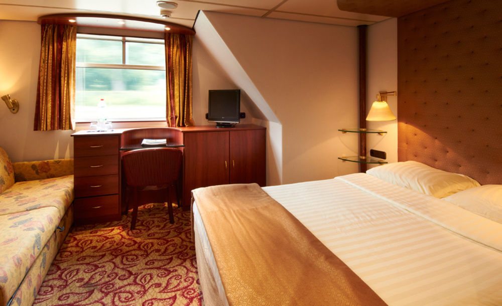 Knm Ms Switzerland I - Dusseldorf Hotel Екстериор снимка