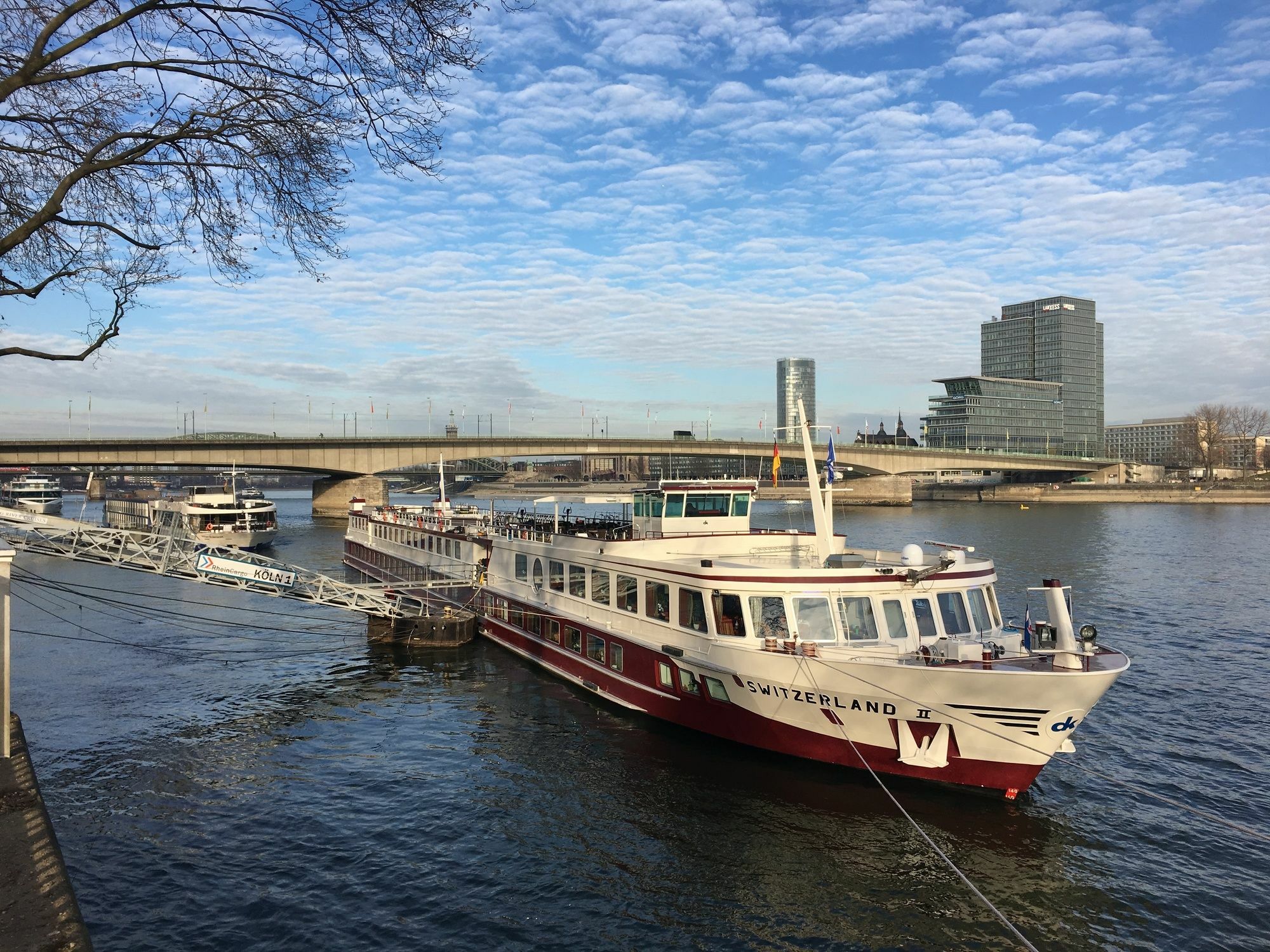 Knm Ms Switzerland I - Dusseldorf Hotel Екстериор снимка